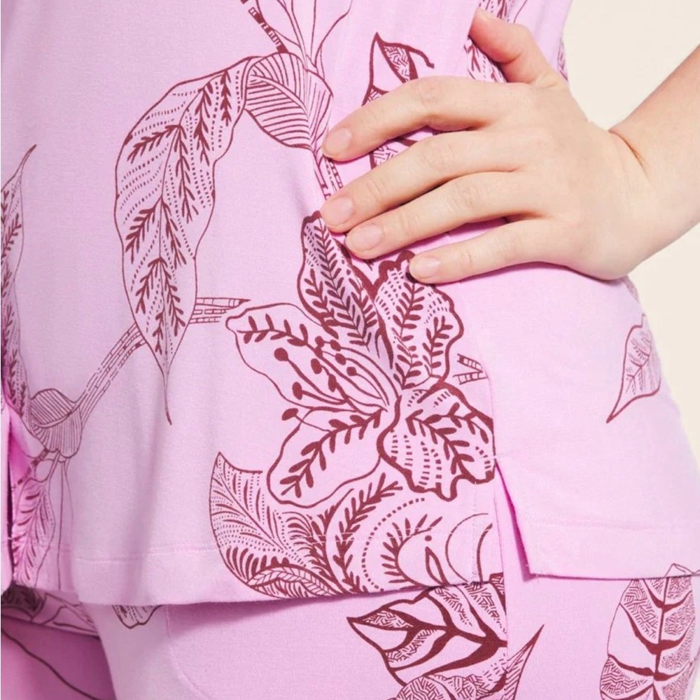 Soma Cool Nights Short Sleeve Notch Collar Bali Batik Meta Mauve Top - Picture 3 of 5